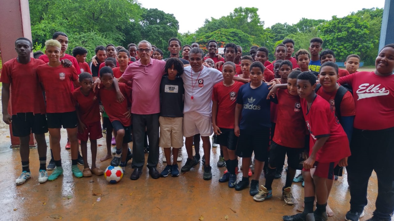 Jóvenes y niños futbolistas españoles intercambiarán con iguales de Santo Domingo Este