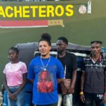 Ejército intercepta motocicleta de tres ruedas que transportaba haitianos indocumentados en Mao