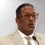 Director IDOPPRIL destaca mejoras en servicios durante visita a La Vega