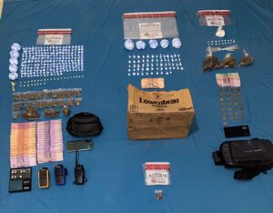 DNCD y MP atrapan a 3 Paticas, Chongo y Buchito con cientos de gramos de varias drogas
