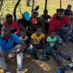 Ejército intercepta grupo de 20 haitianos indocumentados localizados con drones en zona rural de Dajabón