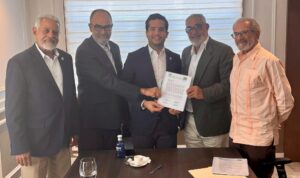 FP advierte riesgos de privatización en proyecto de Ley de Agua; Subgabinete Agroalimentario entrega posición a Omar Fernández