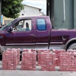 Ocupan contrabando de 94,000 cigarrillos oculto en una camioneta interceptada por el Ejército en Dajabón