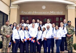 Ministerio Público de Hermanas Mirabal y Distrito Educativo rinden homenaje a la Patria