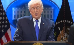 Donald Trump estalla en contra de un miembro de la junta directiva de Netflix y sugiere su despido