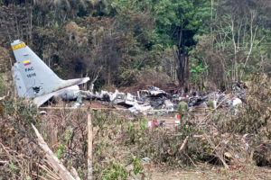 Suben a 68 los muertos en el accidente aéreo en Colombia tras el hallazgo de dos cuerpos