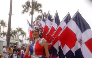 Miles de dominicanos disfrutaron el Desfile Nacional de Carnaval 2026