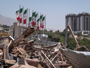 Se eleva a casi 800 la cifra de muertos en Irán por ataques EEUU e Israel