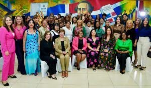 Fuerza del Pueblo impulsa formación para fortalecer liderazgo femenino