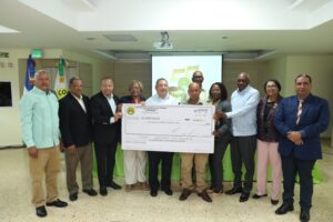 COOPNAMA entrega   a sus socios RD$ 2.5 millones en premio durante celebración del 55 aniversario