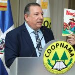 COOPNAMA reconoce trayectoria y aportes del médico y filántropo Cruz Jiminián y del profesor Melanio Hernández, autor del libro Nacho