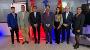 Iván Gatón presenta en el Consulado General de RD en Barcelona una visión geohistórica del país