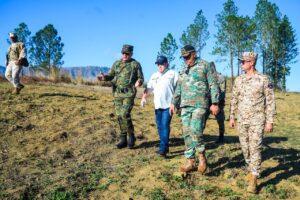 Ministros de la Presidencia y de Defensa realizan recorrido fronterizo para fortalecer seguridad y desarrollo comunitario