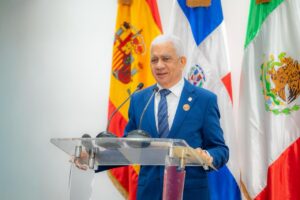 Presidente del Senado, Ricardo de los Santos, llama a la unidad nacional para enfrentar crisis por guerra