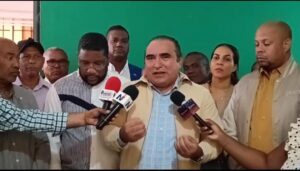 Víctor Pavón acusa a Betty Gerónimo de incapacidad ante crisis de basura en SDN