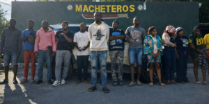 Tras persecución Ejército intercepta vehículo con 16 haitianos indocumentados y detiene conductor en Valverde