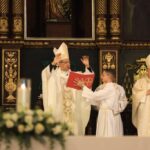 Católicos renuevan promesas sacerdotales en Misa Crismal presidida por monseñor Morel Diplán