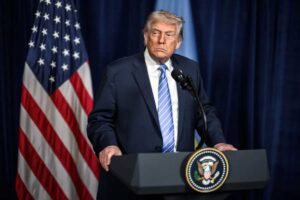 ¿Será una luz al final del túnel? Trump dice la guerra con Irán está «cerca de terminar»