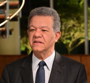 Leonel Fernández invita a la reflexión, la unidad y la solidaridad durante Semana Santa