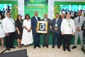 150 cooperativas de seis países reconocen la trayectoria del senador Julito Fulcar como líder del cooperativismo dominicano e internacional