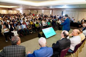 Leonel Fernández encabeza sesiones de trabajo de la Dirección Central de FP en el Este y el Gran Santo Domingo