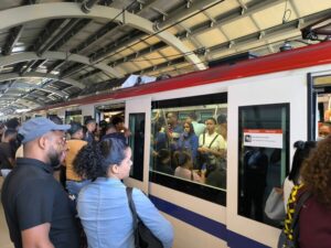 Autoridades investigan causas del apagón en el Metro de Santo Domingo