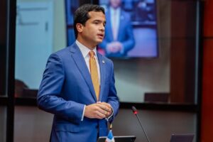 Equipo de Omar Fernández es desplegado para asistir a damnificados por lluvias DN