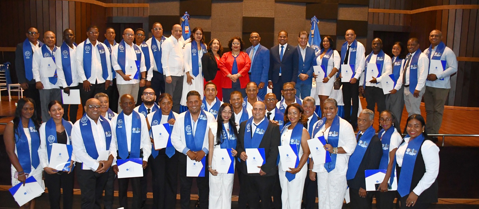 UASD Barahona gradúa unos 50 periodistas en diplomado de investigación