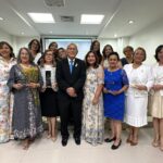 Club Rotario Santiago Monumental reconoce a la escritora Carmen Pérez Valerio