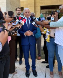 De los Santos califica de preocupante para la economía el incrementos precio del petróleo