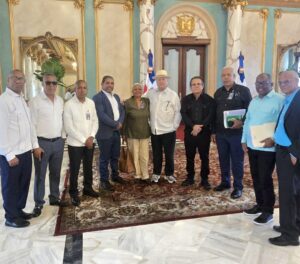 Abinader recibe a la ANPA en Palacio y dice «Ningún agrónomo será cancelado»