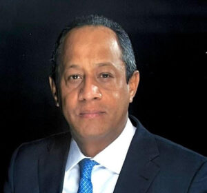 Amadeo Peralta alerta sobre riesgo de ofender a un funcionario o servidor público