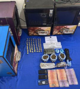 DNCD interviene La 42 del Capotillo, apresa a 7 personas y ocupa Cocaína, Marihuana y Crack