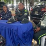 Coronel Ana Jiménez Cruceta se reúne con motoconchistas y DIGESETT para buscar soluciones al tránsito en Baní
