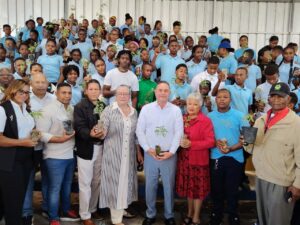 Ministerio de Agricultura inicia programa de siembra de tamarindo en Elías Piña