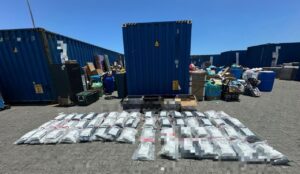 Autoridades intervienen 133 paquetes de presunta marihuana puerto Haina Oriental