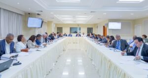 Comisión Bicameral estudia Medidas Pro Crecimiento Económico escucha hoy al ministro Hacienda y la AIRD