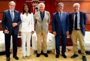 Expresidentes Leonel Fernández y Felipe González alertan sobre “caos mundial”