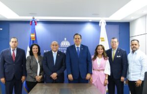 Establecen criterios para certificar títulos académicos de extranjeros en áreas salud en RD
