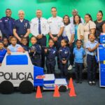 Niños rinden emotivo homenaje a la Policía Nacional con el proyecto “Policía que Salva a la Gente”