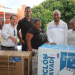 Miles de madres de Peravia participan en gran sorteo especial organizado por la Oficina del Senador Julito Fulcar