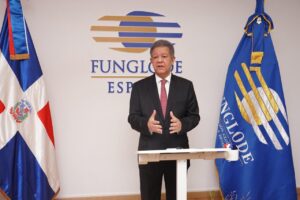 En España, expresidente Leonel Fernández examina papel de universidades en cooperación académica