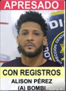 Policía apresa y envía a la justicia a“El Bombi”, quien fue captado en cámara de video tras arrebatar celular al comunicador Ricardo Ripoll en Bella Vista, Distrito Nacional