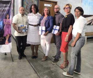 Autora dominicana Dhariana Mateo presenta “Historias de Pizarra”, una invitación a volver a la esencia de educar