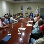 Agricultura, Defensa y Migración acuerdan acciones conjuntas con productores de arroz y banano para garantizar producción y avanzar hacia la mecanización
