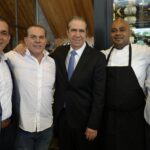 Francisco Javier socializa con dueños de supermercados NY propuesta para gobierno 2028-2032