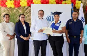 DGDC impulsa oportunidades de emprendimiento en Barahona con capacitación de decenas de mujeres