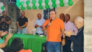 Víctor Pavón realiza encuentro comunitario en Brisas de Los Palmares, Santo Domingo Norte