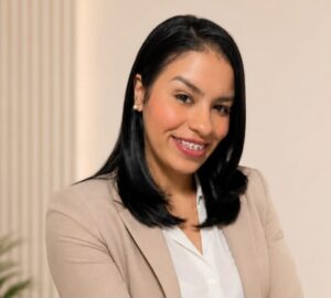 Yarileydy Ramos lanza la preventa de su libro Dios cambió mi tristeza por alegría