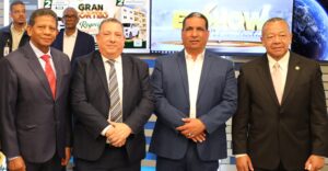 Coopnama celebró el día del Maestro con la entrega de dos apartamentos y dos vehículos a sus asociados